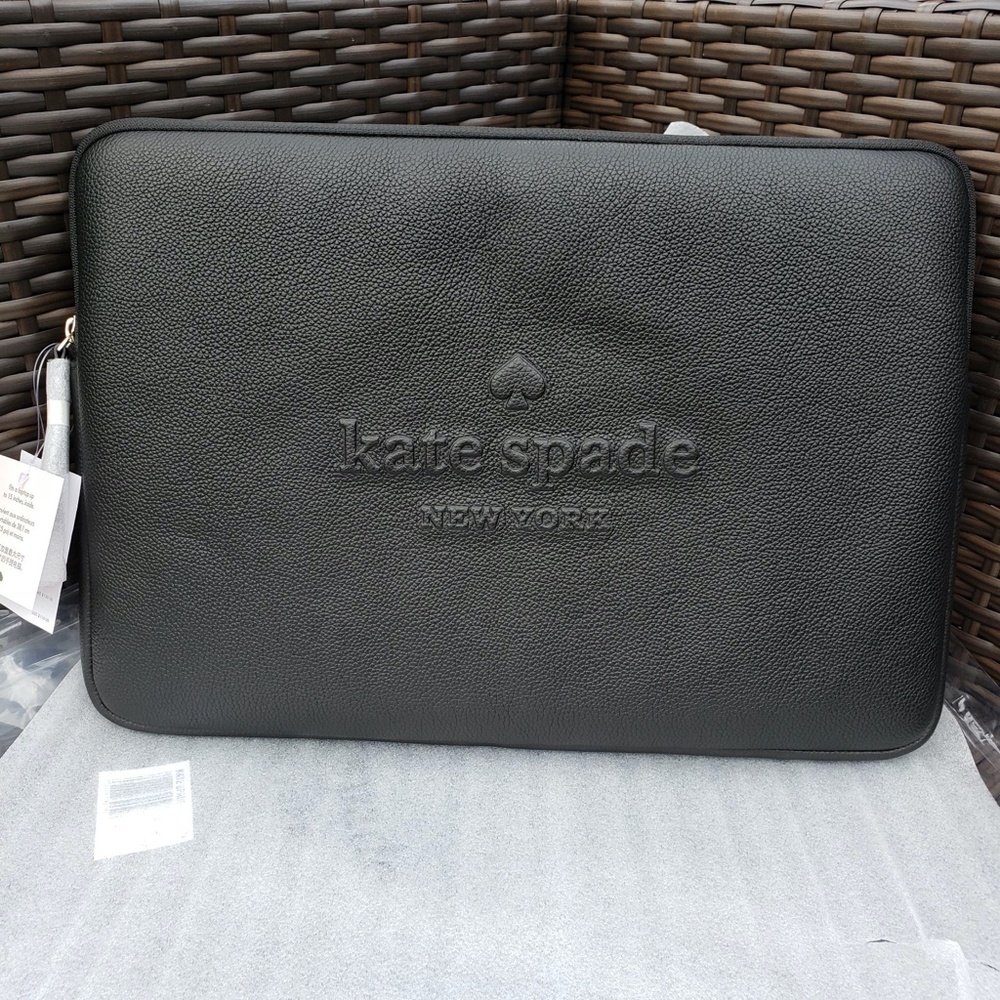 Kate Spade Larchmont Avenue logo 15" Laptop Sleeve